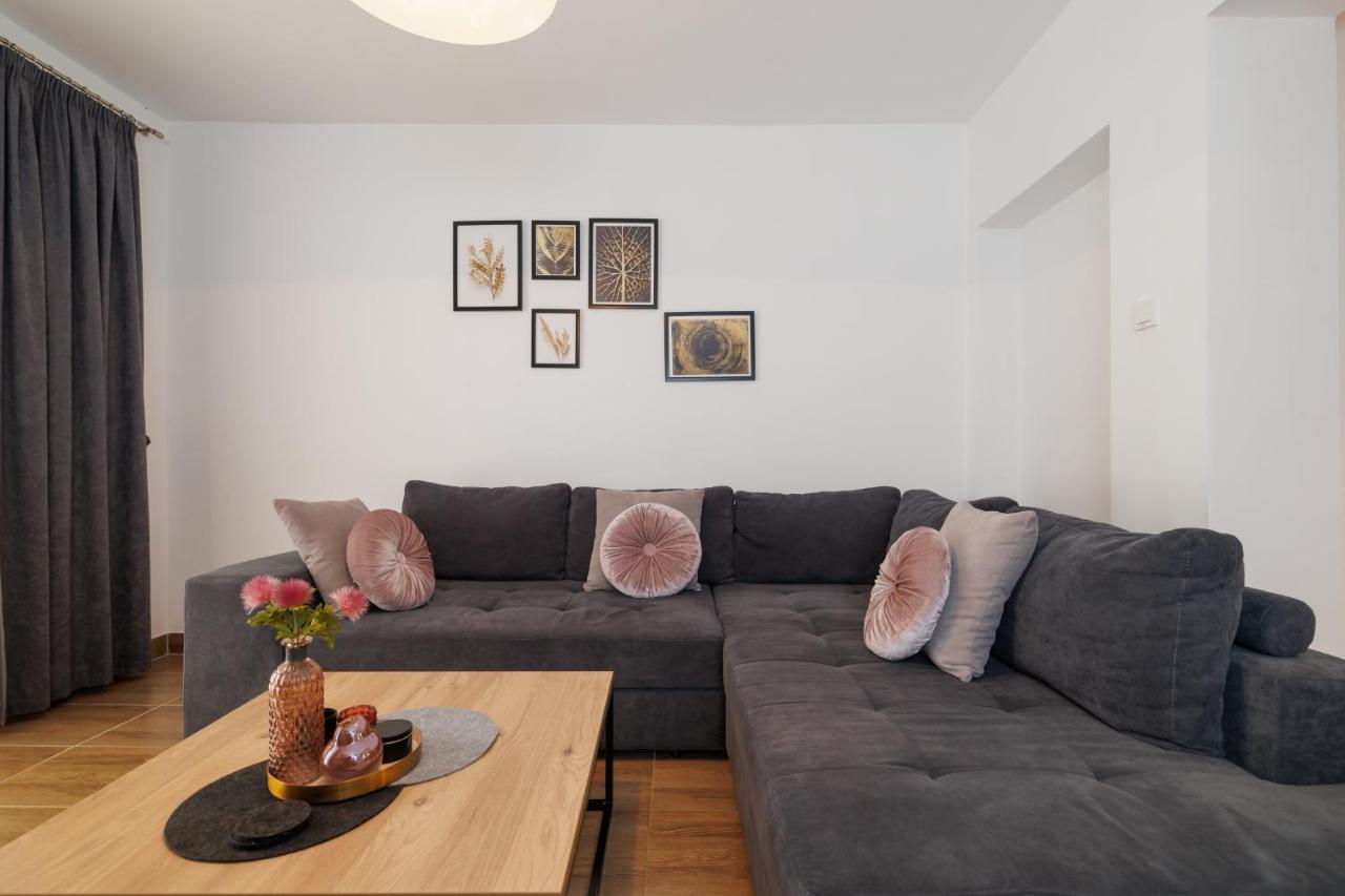 Spacious And Modern App With Big Terrace Malinska Exterior foto