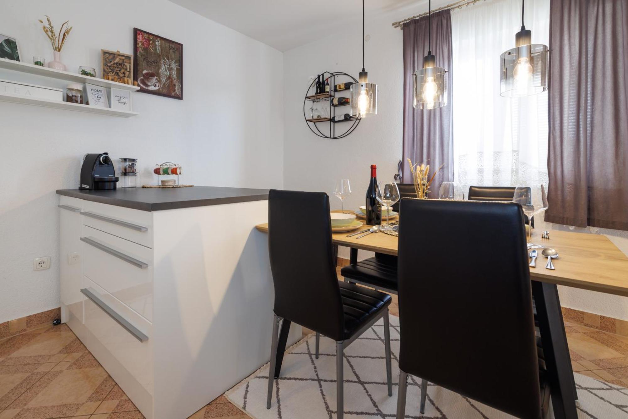 Spacious And Modern App With Big Terrace Malinska Exterior foto