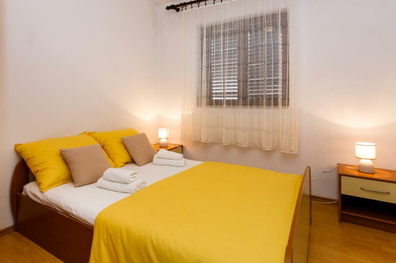 Spacious And Modern App With Big Terrace Malinska Exterior foto
