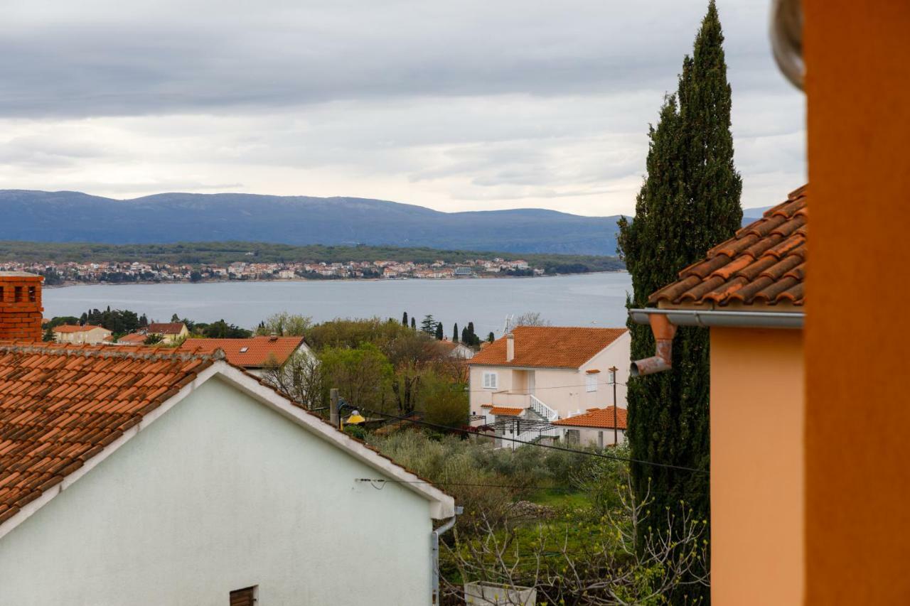 Spacious And Modern App With Big Terrace Malinska Exterior foto